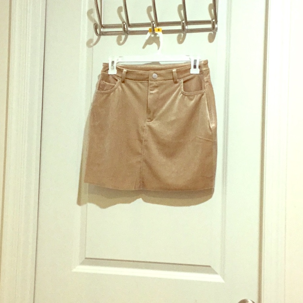 Cream/tan miniskirt